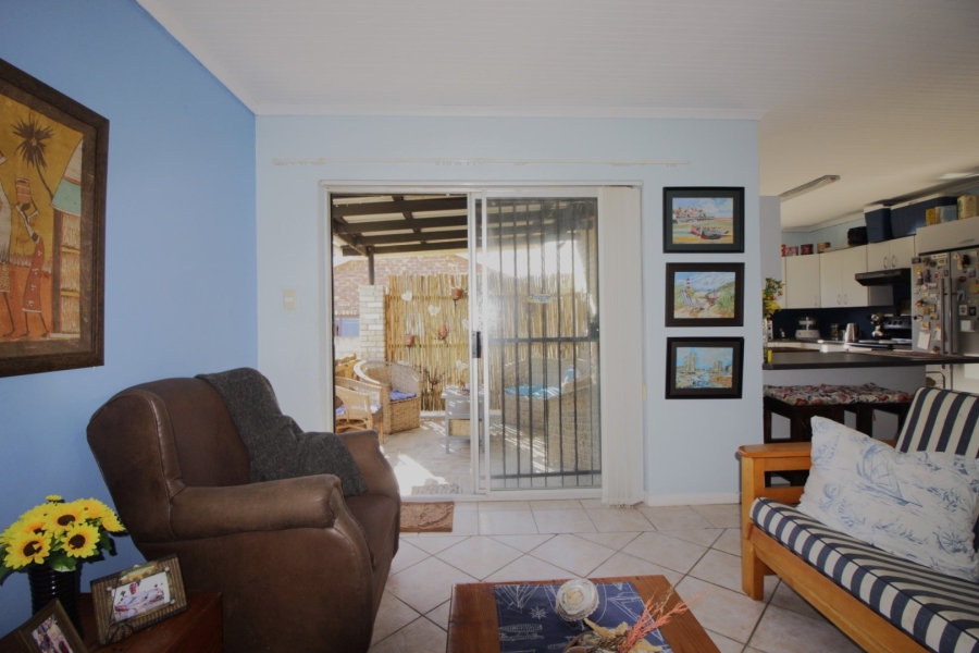 3 Bedroom Property for Sale in Wavecrest Eastern Cape